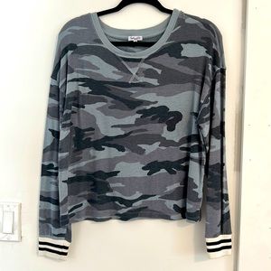 Splendid blue camouflage long sleeve size s